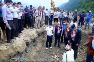 रिश्ती र लम्जुङ्सोती पसल जोडने पक्की पुलको शिलान्यास