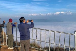 मानहुँकोटमा एकैदिन १० हजार पर्यटक