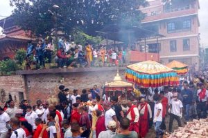 मच्छिन्द्रनाथ दर्शन गर्न भक्तजनको भीड
