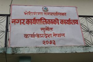 घरमै पहिलोपटक कृषिमन्त्री पुगेपछि किसान दङ्ग