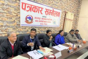 भरतपुरका सामुदायिक विद्यालयलाई बस प्रदान