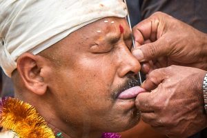 बोडेमा जात्रा नरोकिने, आठौँ पटक बुद्धकृष्णले जिब्रो छेड्ने