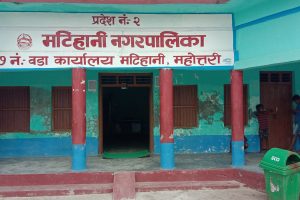 बोरिङ जडान थालिएपछि मुहारमा चमक