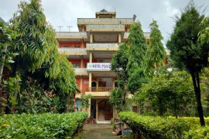 आधा क्षमतामा खुले बागलुङका होटल