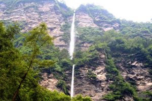 हामखोला झरना आकर्षणको केन्द्र बन्दै