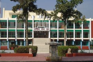 डोजर पीडित परिवारद्धारा राष्ट्रिय सभागृह अगाडि प्रदर्शन