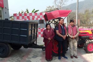 मनकामना दर्शनद्धारा शहिद लखन गाउँपालिकालाई ट्रयाक्टर र हाइड्रोलिक ट्रेलर सहयोग