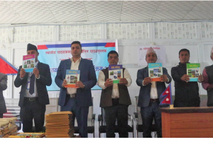 गाउँपालिका भित्रका विद्यालयमा आफ्नै पाठ्यपुस्तक