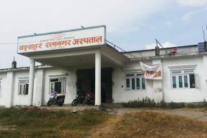 अस्पतालमा टिकट काट्न लाइनमा बस्दाबस्दै गयो युवाको 	मृत्यु