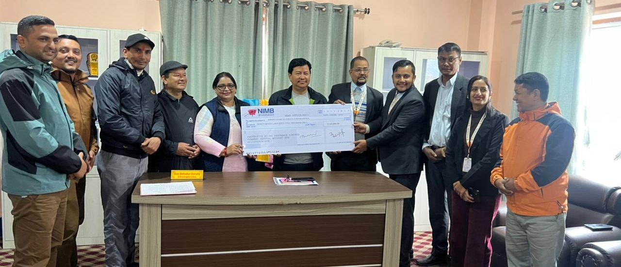 शिर्षक: इच्छाकामना गाउँपालिकालाई प्रोटेक्भिट माइक्रो इन्स्योरेन्सद्वारा बीमा रकम हस्तान्तरण