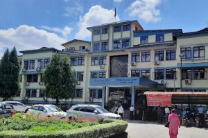 दुई मनीचेञ्जरको इजाजतपत्र रद्द