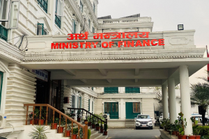 सरकारी कर्मचारीको इन्धन सुविधा कटौती