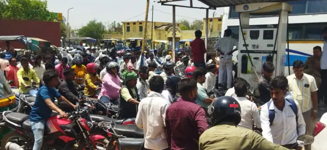 भारतमा इन्धन बिक्रीमा कडाइ, पेट्रोल पम्पबाट थोक खरिदमा रोक