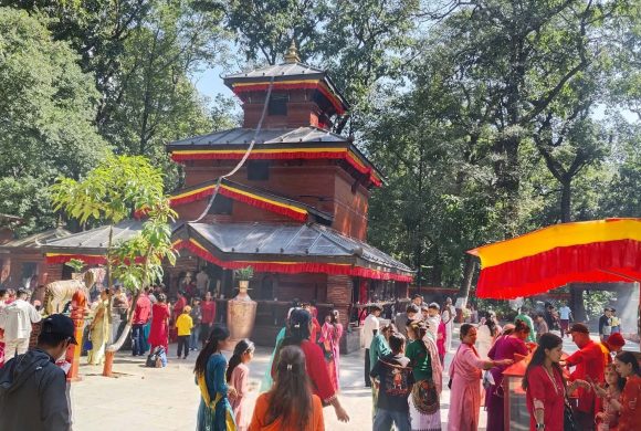 – देशभरका शक्तिपीठमा दसैँको चहलपहल, आज कुष्माण्डाको पूजा